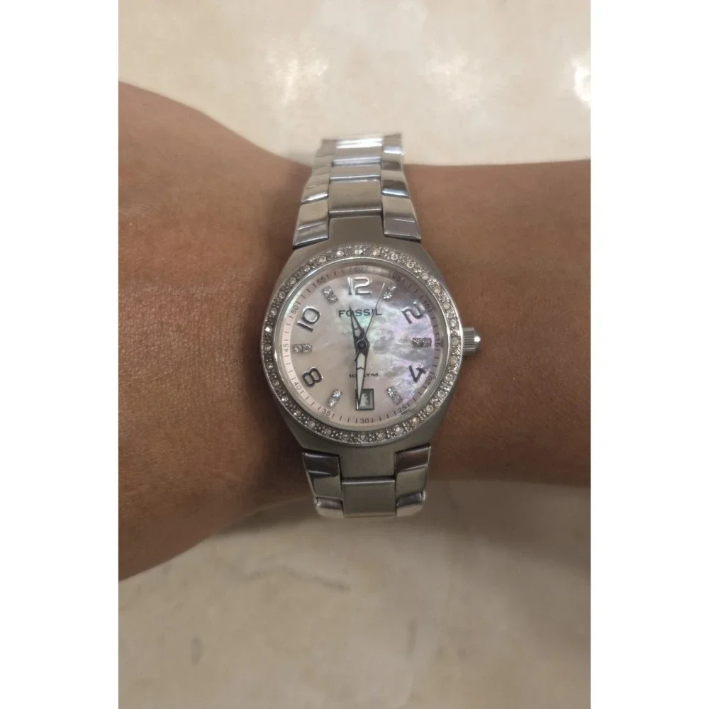 Women's Fossil Watch Mother-of-pearl Dial Gem-set Bezel Analog 7
